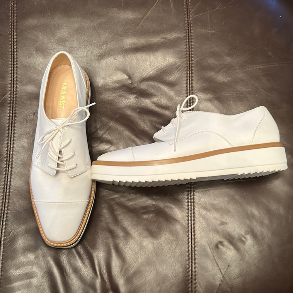 Nine West leather white size 9 platform lofters.